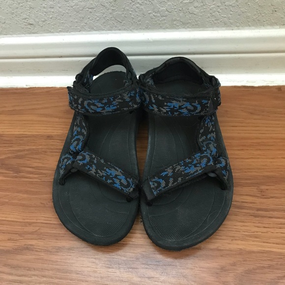 teva boys sandals